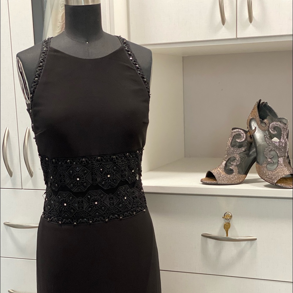 Formal gown - Picture 3 of 16
